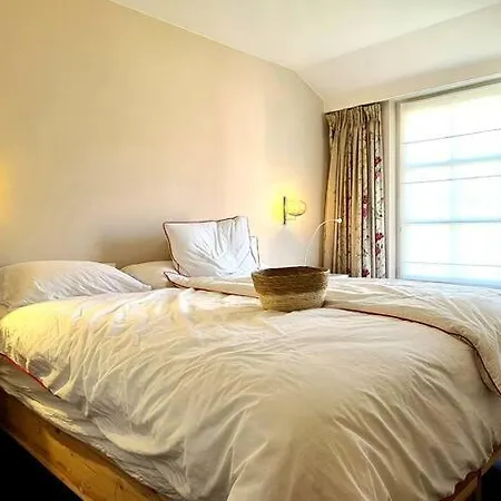 Spacious Couples 4 Bedroom With Garden Near The Center Of