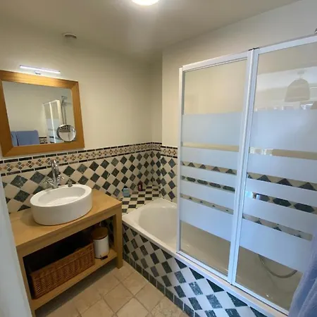 Spacious Couples 4 Bedroom With Garden Near The Center Of * Кнокке-Хейст
